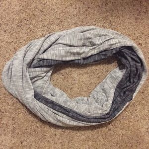 REVERSIBLE infinity scarf!